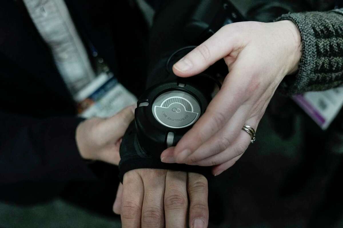 GyroGear Introduces Hand Stabilizing GyroGlove at CES 2024