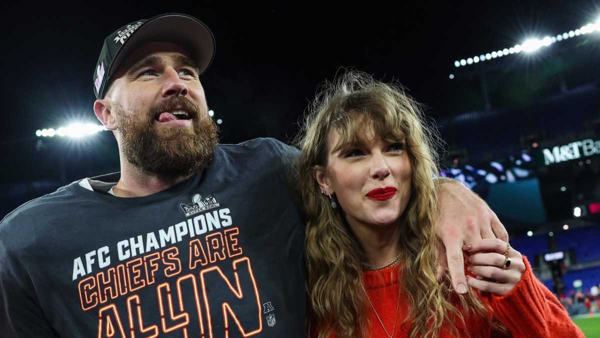 Travis Kelce and Taylor Swift Shares “Rom-Com” Moment on Eras Tour show