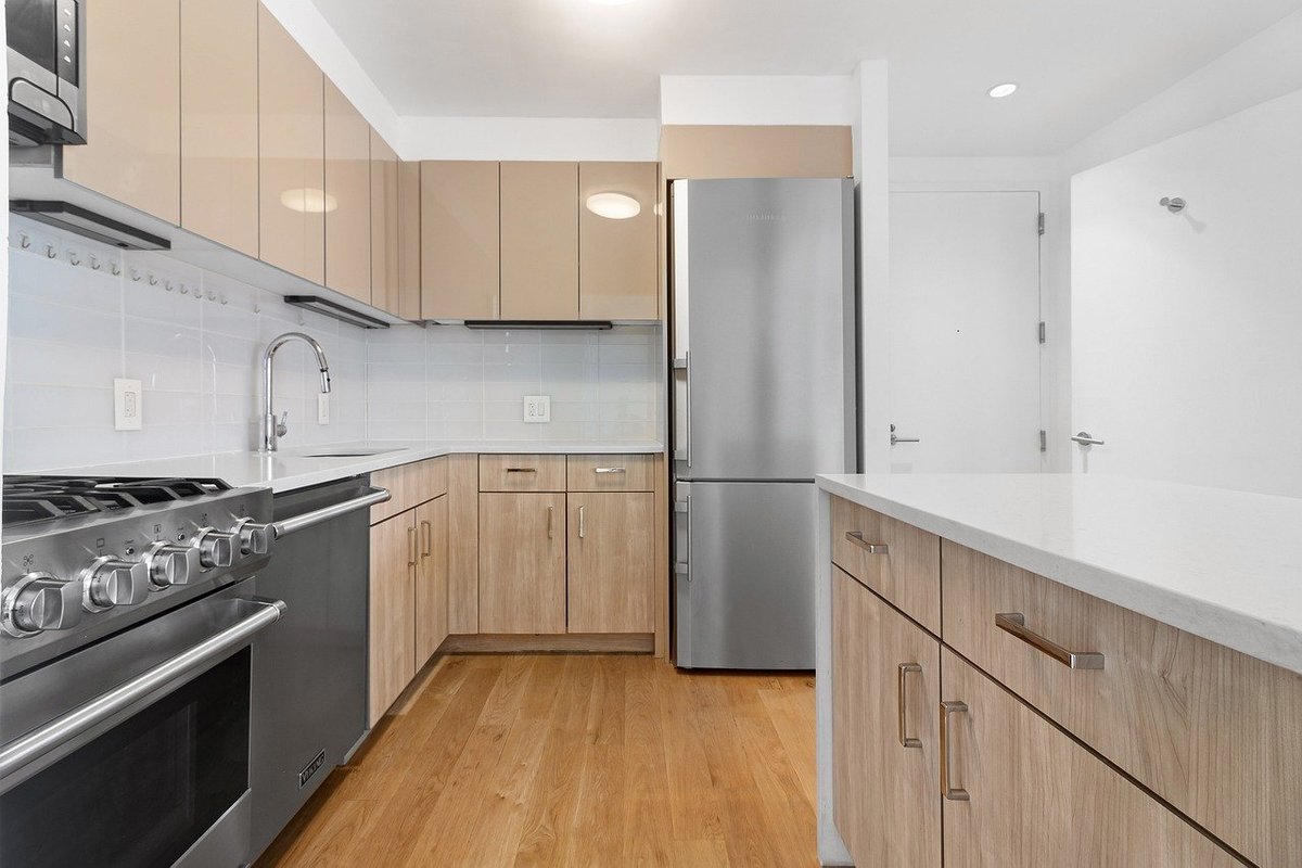 The Beauty and Versatility of White Oak Vanities