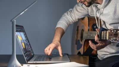 5 Powerful Tips for Musicians to Boost Their Online Presence