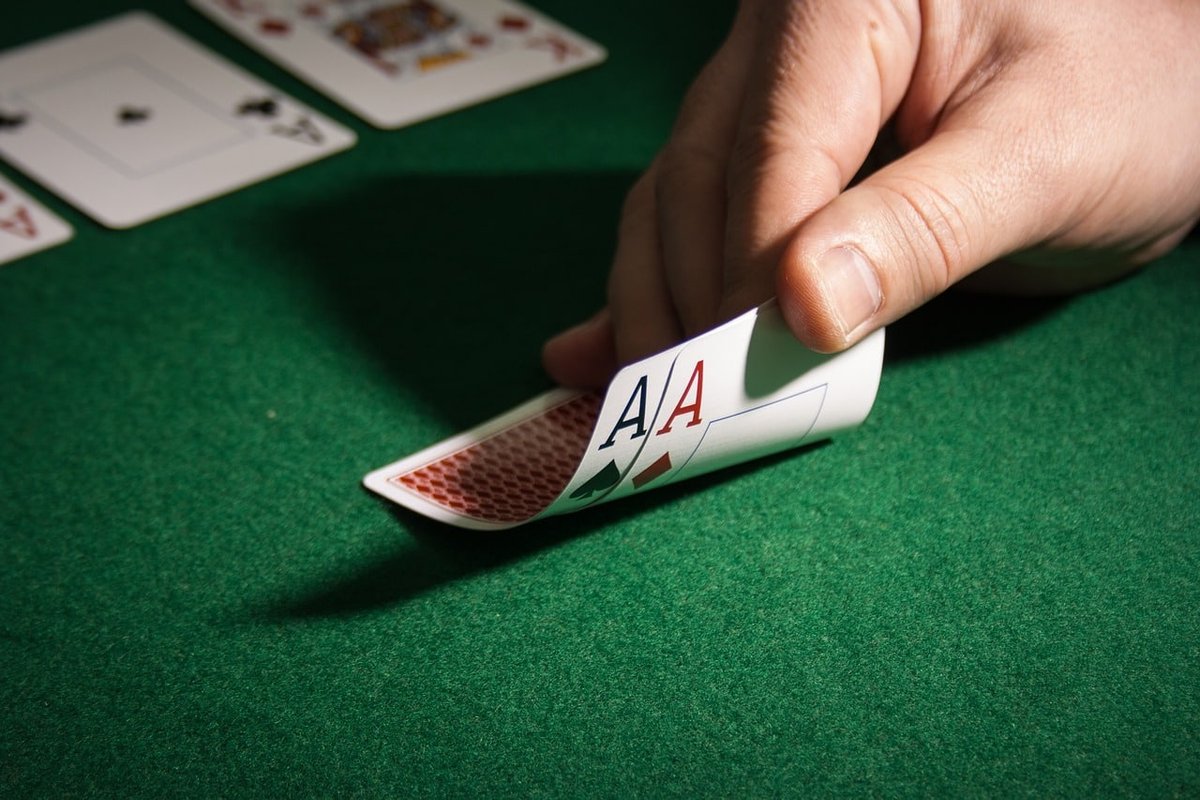 How To Read Your Poker Opponents